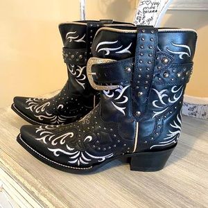 JB Dillon Boots- handmade boots
Never Worn 
Size 9B $250 retail for  $349.99